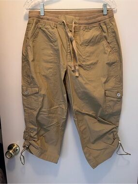 Women's Drawstring Cargo Capris in Khaki